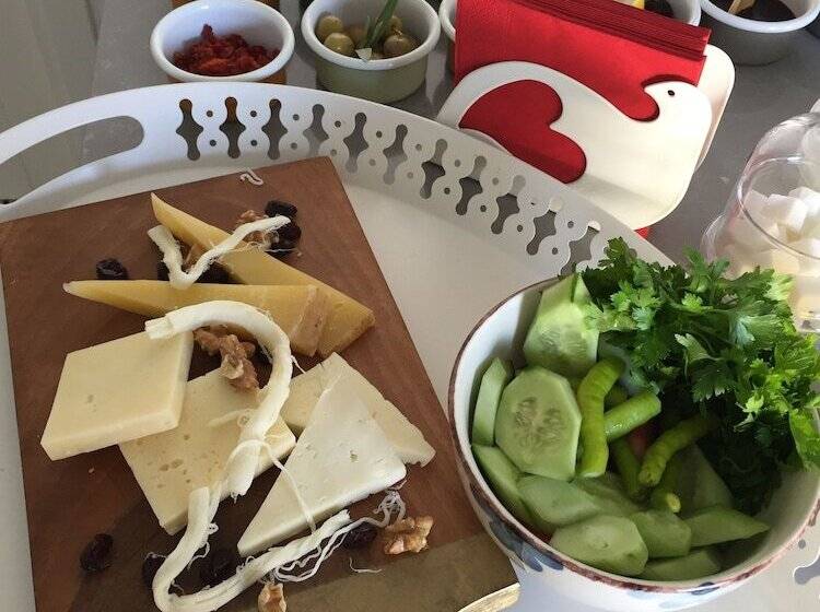 تختخواب و صبحانه Lilaverde Alacati   Adults Only