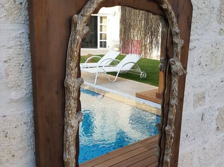 تختخواب و صبحانه Lilaverde Alacati   Adults Only