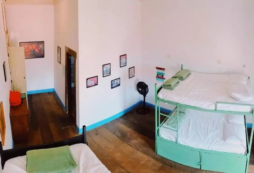 Del Mundo Hostel