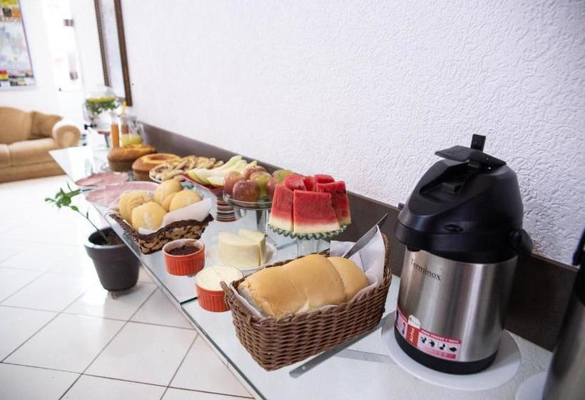 בית מלון כפרי Vila Real Dourados