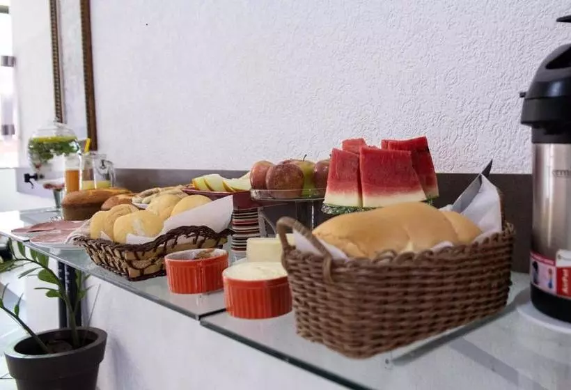 Hotelli Vila Real Dourados