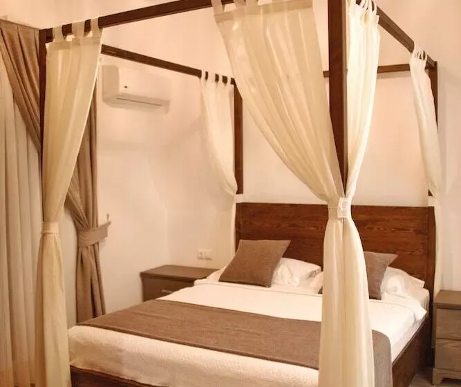 Z Exclusive Hotel And Villas