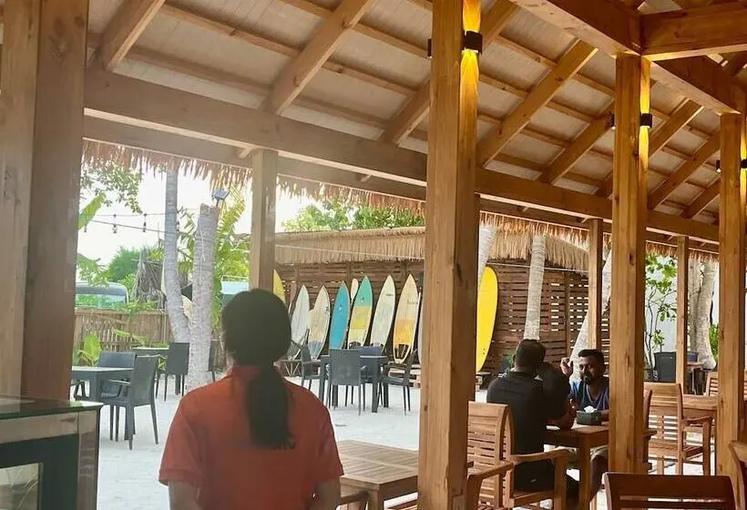 هتل Wave Crest Retreat