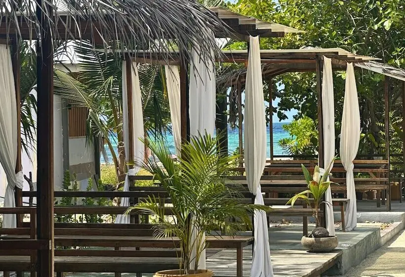 پانسیون Noah Private Beach House