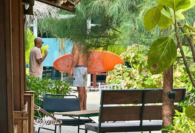 پانسیون Noah Private Beach House