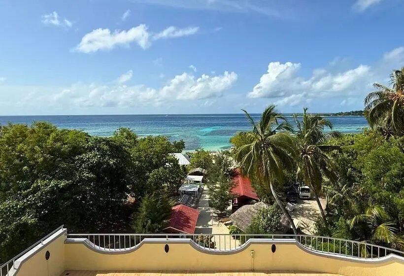پانسیون Noah Private Beach House