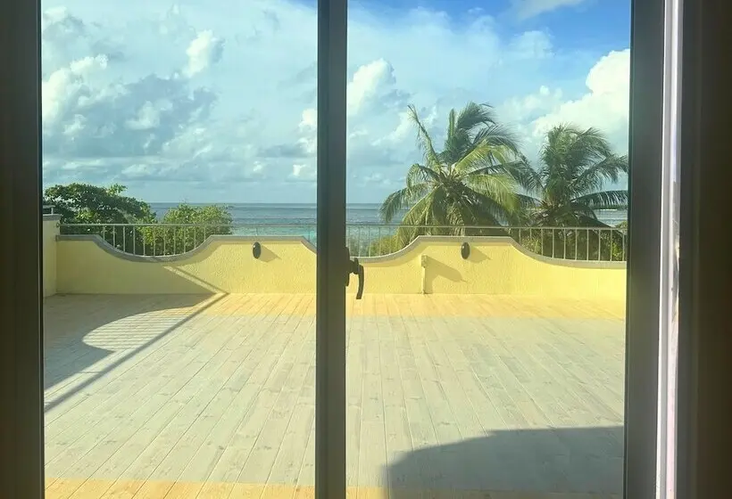 پانسیون Noah Private Beach House