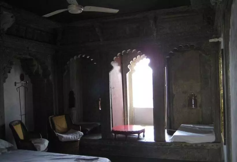 ホテル Goroomgo Lalghat Haveli Udaipur