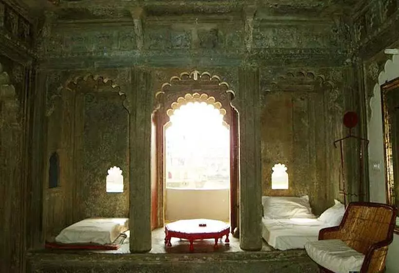 ホテル Goroomgo Lalghat Haveli Udaipur