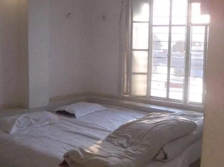 ホテル Goroomgo Lalghat Haveli Udaipur