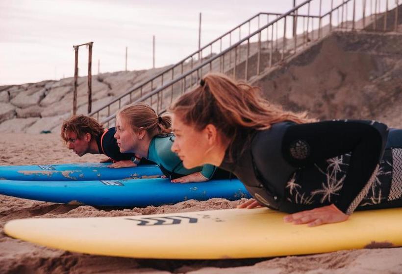 ユースホステル Kali Vice Surf Villa