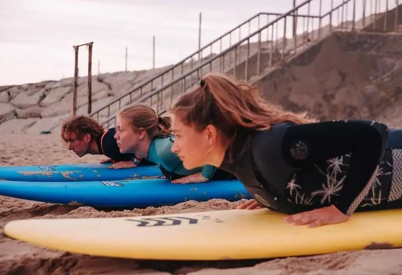 Retkeilymaja Kali Vice Surf Villa