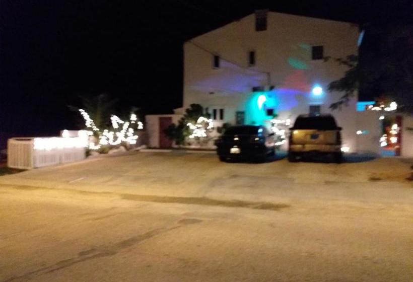 Bell At The Airport Suites Adults Only