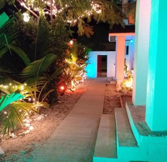 Bell At The Airport Suites Adults Only