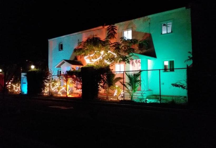 Bell At The Airport Suites Adults Only