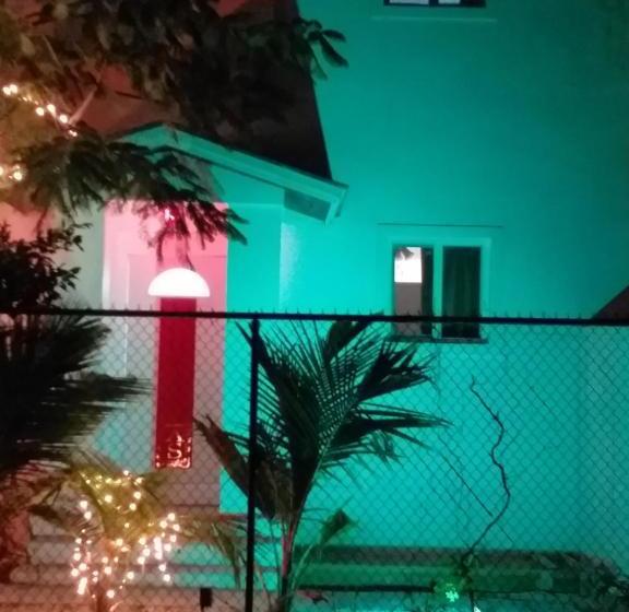 Bell At The Airport Suites Adults Only