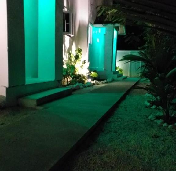 Bell At The Airport Suites Adults Only