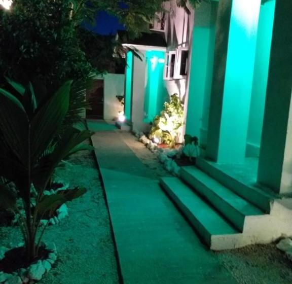 Bell At The Airport Suites Adults Only