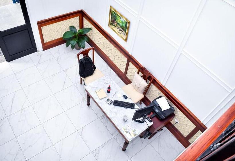 تختخواب و صبحانه Jamgolia Place