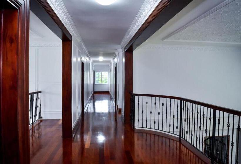 تختخواب و صبحانه Jamgolia Place