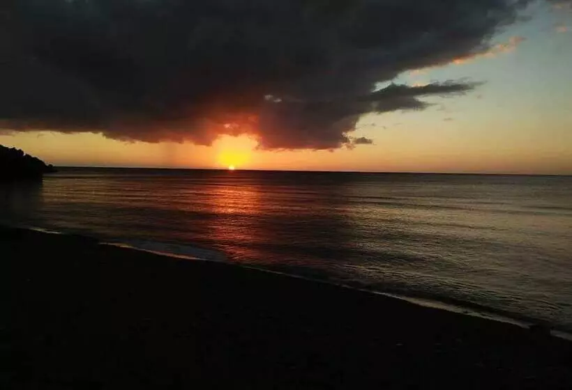 ベッドアンドブレックファースト Magnfred S Place Batanes