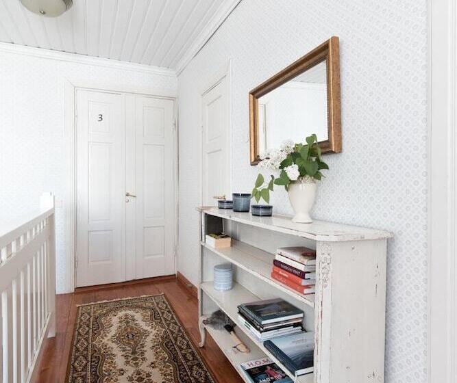 تختخواب و صبحانه Matin Ja Maijan Majatalo