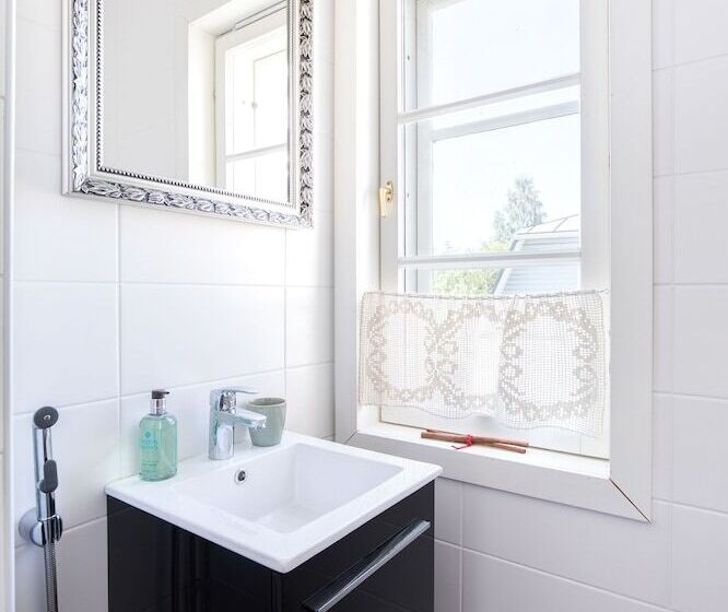 تختخواب و صبحانه Matin Ja Maijan Majatalo