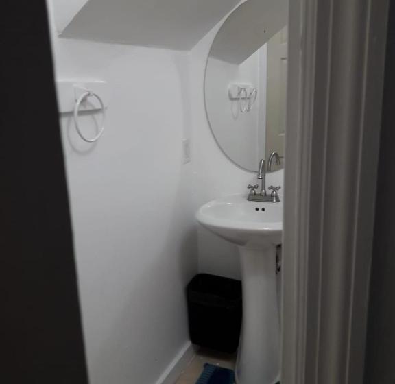 Bell At The Airport Suites Adults Only