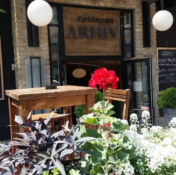 Hotelli Arhiv Boutique House