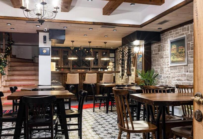 호텔 Bujtina Oxhaku