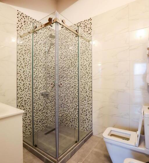 호텔 Bujtina Oxhaku