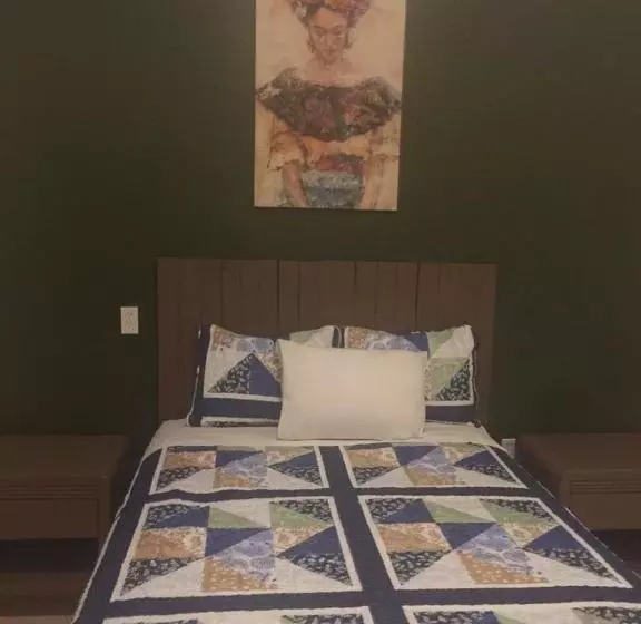 ホテル Revolución