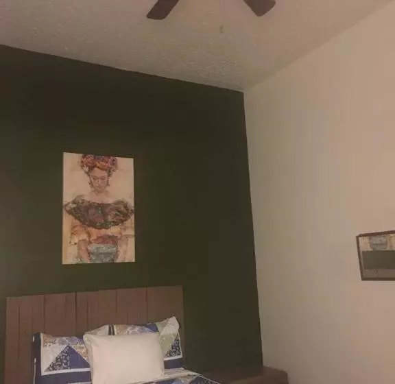 ホテル Revolución