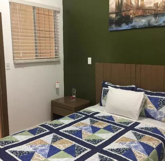 ホテル Revolución