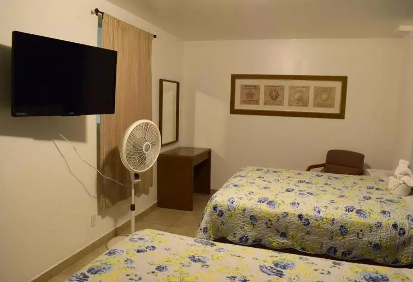 ホテル Revolución