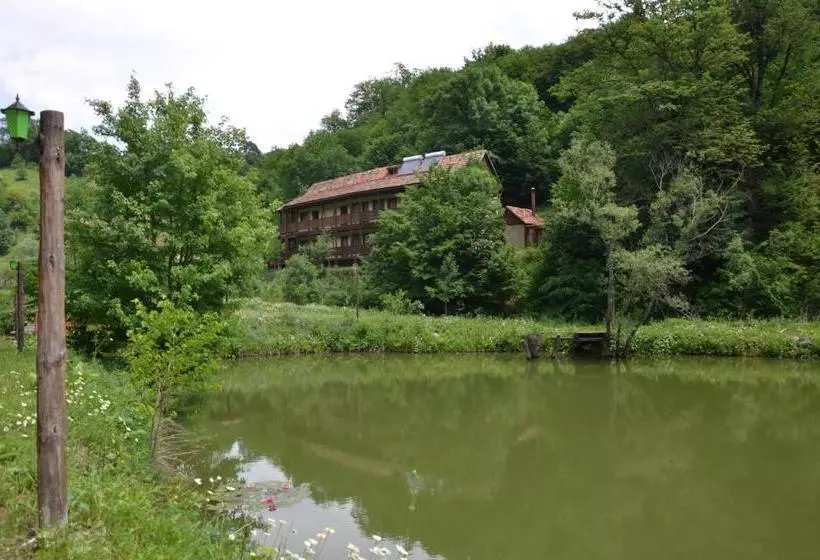 ホテル Ecokayan Dilijan Resort