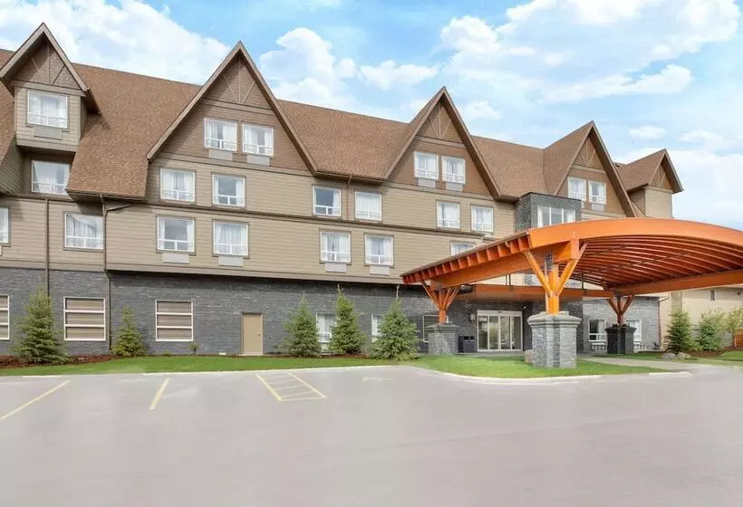 هتل Super 8 By Wyndham Canmore