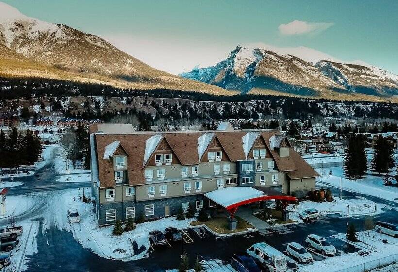 هتل Super 8 By Wyndham Canmore