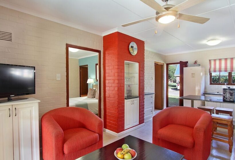 استراحتگاه Baywater Village