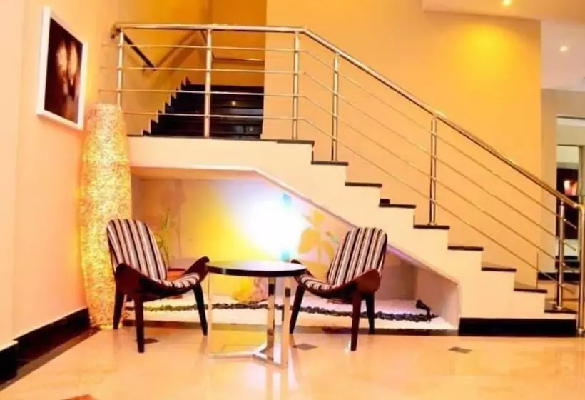 Seasons Hotel & Spa