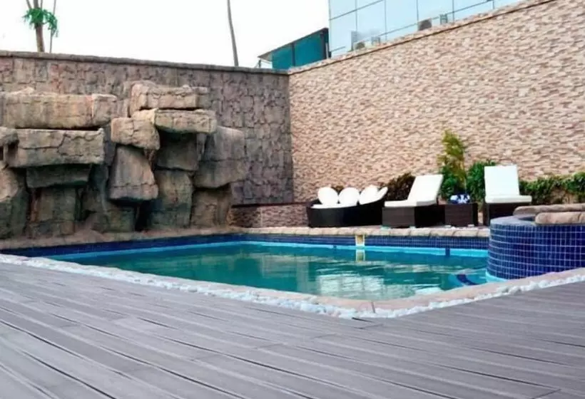 Seasons Hotel & Spa