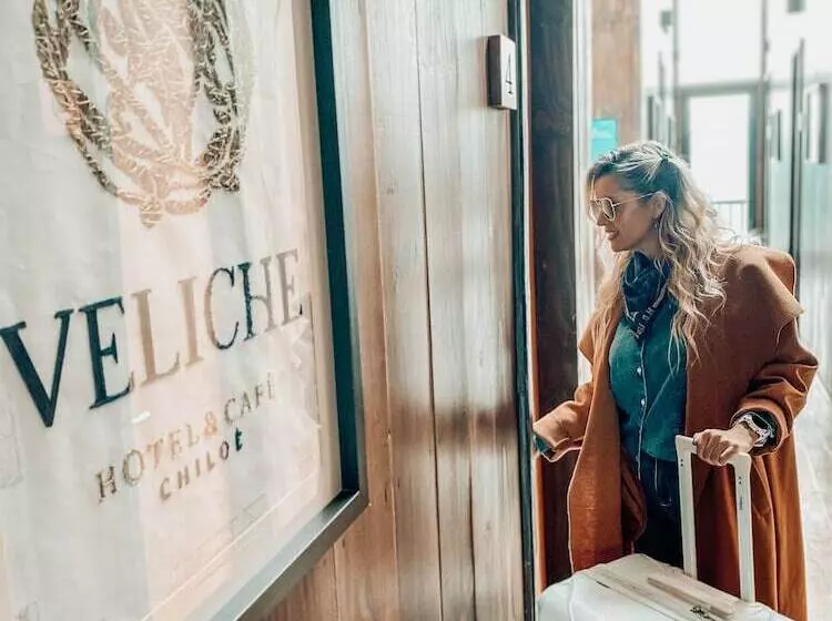 Hotelli & Cafe Veliche