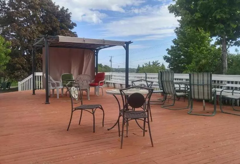 Motelli Bouctouche Bay Inn