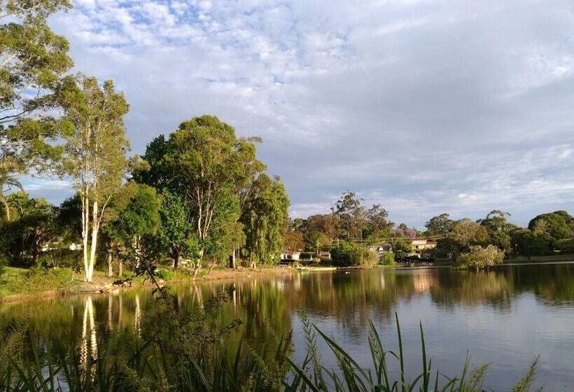אתר נופש Springwood Meditation Centre 春木禪修渡假中心