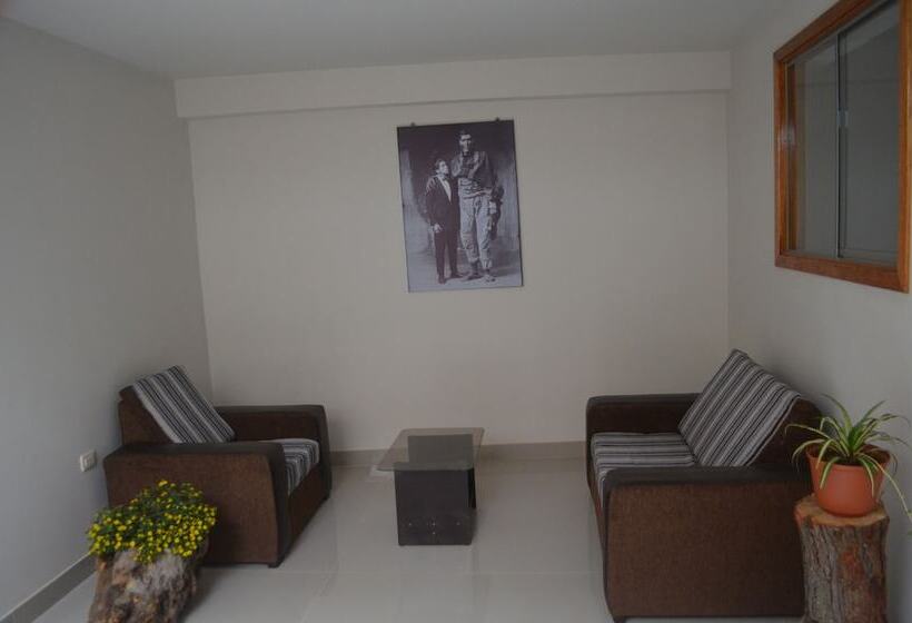 فندق Hostal Balcon De Piedras