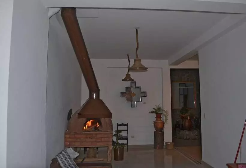 هتل Hostal Balcon De Piedras