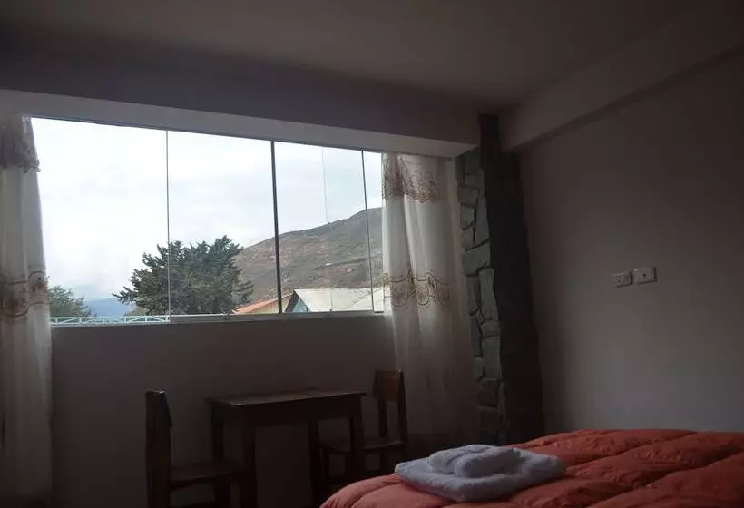 هتل Hostal Balcon De Piedras