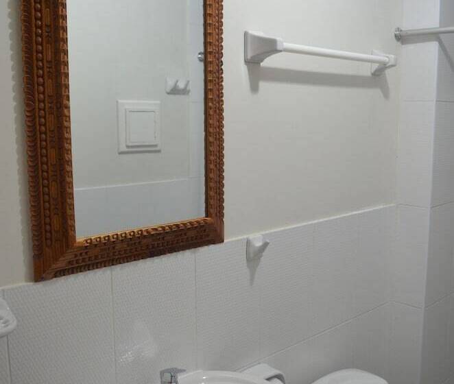 فندق Hostal Balcon De Piedras