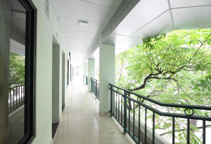 Fotos del hotel Ninety Nine Center:  3