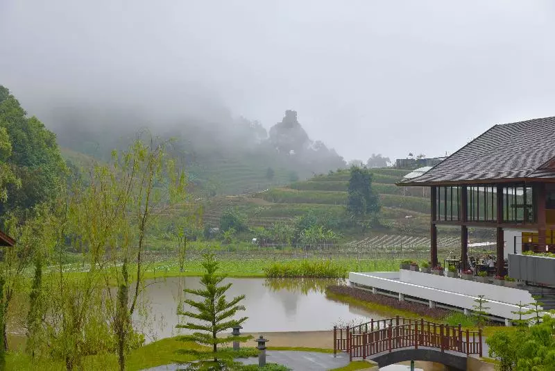 هتل Onsen At Moncham
